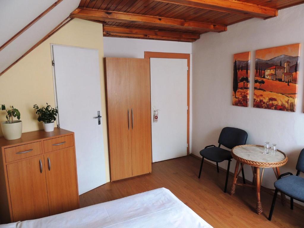 Penzion Pohoda Beroun Beroun  Habitación foto